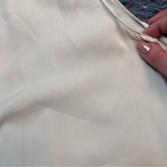 Vince White Cream Sleeveless Silk Blouse Size M - Picture 4 of 5